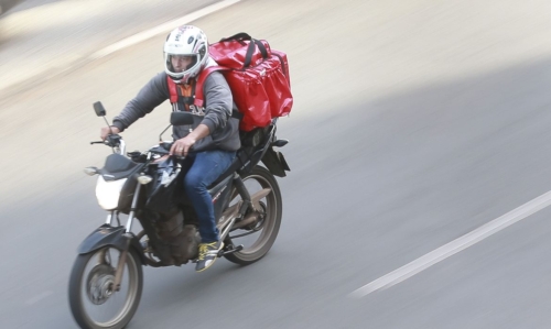 Vereadora sugere inclusão do Dia do Moto-Entregador no calendário de eventos