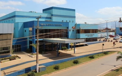 Câmara inaugura decoração natalina nesta quinta-feira