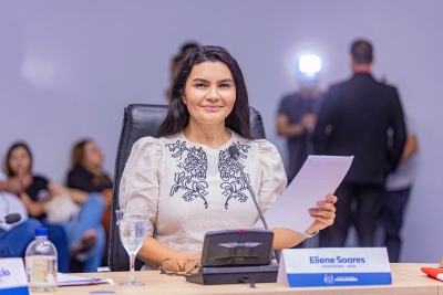 Eliene Soares sugere digitalização de documentos escolares e solicita oferta de pós-graduação em autismo