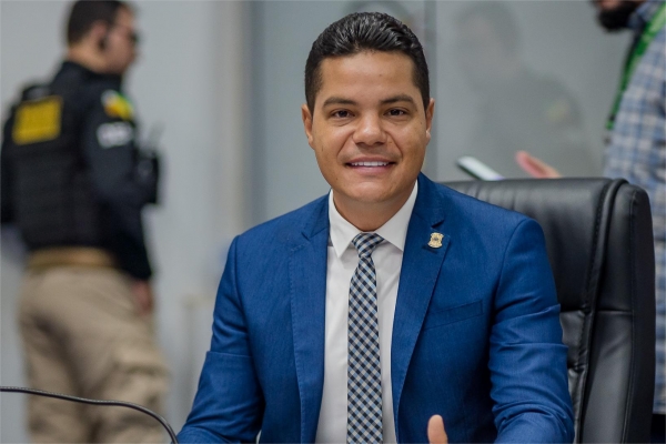 Vereador Zé do Bode apresenta indicações e requerimentos solicitando informações e melhorias em Parauapebas