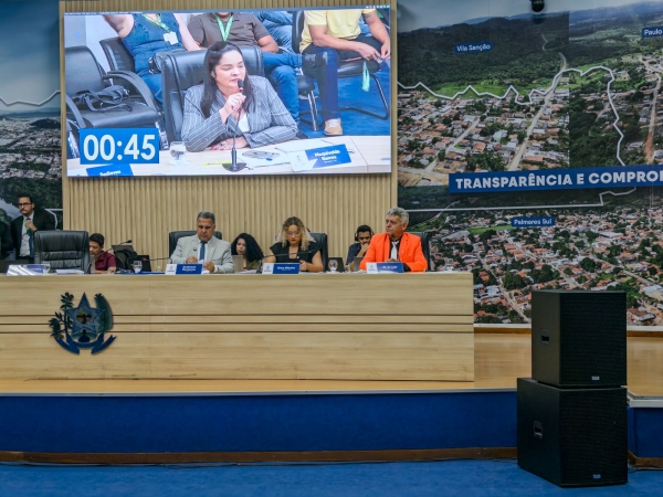 Câmara de Parauapebas rejeita regime de urgência para projeto que altera auxílio-alimentação de servidores