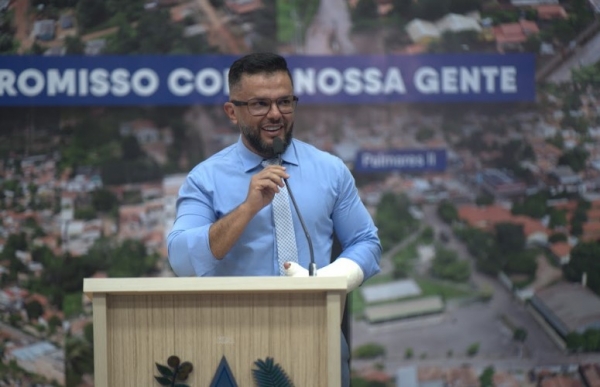 Léo Márcio solicita atuação de psicólogos e assistentes sociais nas escolas de Parauapebas