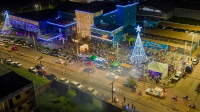 Acender das luzes no Centro Administrativo e cantata natalina abrem  atividades da Vila do Papai Noel – Prefeitura de Parauapebas