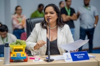 Maquivalda Barros solicita inclusão de abafadores de ruídos em kit escolar para alunos autistas e cobra transparência em contratos da Saúde e da Cultura