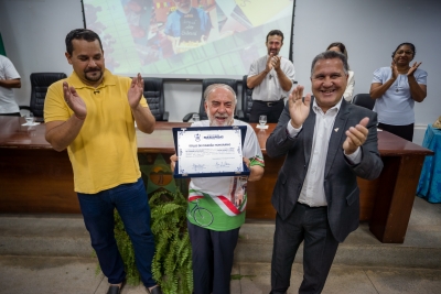 Padre Roberto Sibani recebe Título de Cidadão Honorário em noite de homenagens na Câmara Municipal de Parauapebas