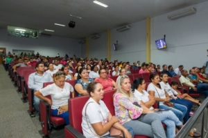 Vereadores ouvem pleito de profissionais de saúde desempregados