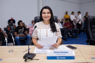 Eliene Soares apresenta projetos para apoio a pacientes internados e proteção a crianças e adolescentes