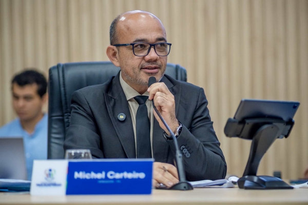 Michel Carteiro sugere criação de Frente de Trabalho e solicita capacitação de servidores para atendimento a autistas