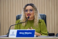 Erica Ribeiro defende criação de Centro Multidisciplinar para crianças com deficiência e cobra transparência em vagas escolares e na regularização fundiária