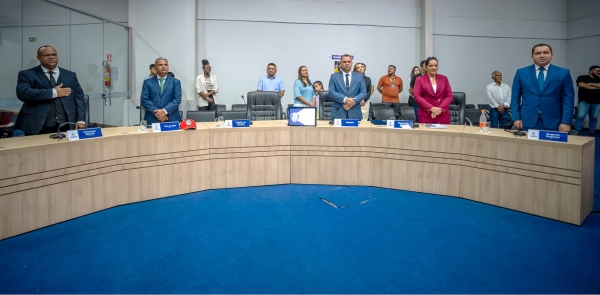 Vereadores de Parauapebas rejeitam projetos do Prefeito Aurélio Goiano que aumentavam taxas do transporte