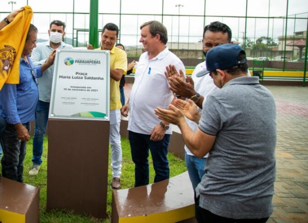 Praça e campo de futebol recebem nomes de pioneiros de Parauapebas