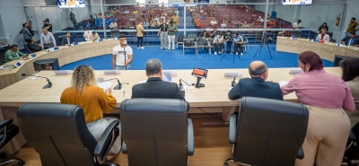 Câmara de Parauapebas mantém vetos do Executivo a alteração do “Titula Parauapebas” e a ampliação da vida útil de motos usadas para mototáxi e motofrete