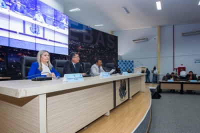 Desemprego e alternativas sustentáveis pautaram discursos na sessão de reabertura dos trabalhos legislativos