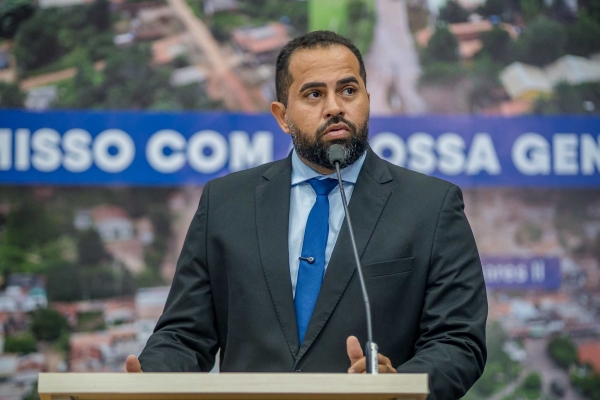 Fred Sanção pede cronograma de água para o Bairro São Lucas, reparos de vias abertas pelo SAAEP e cobra informações sobre ações da Seden