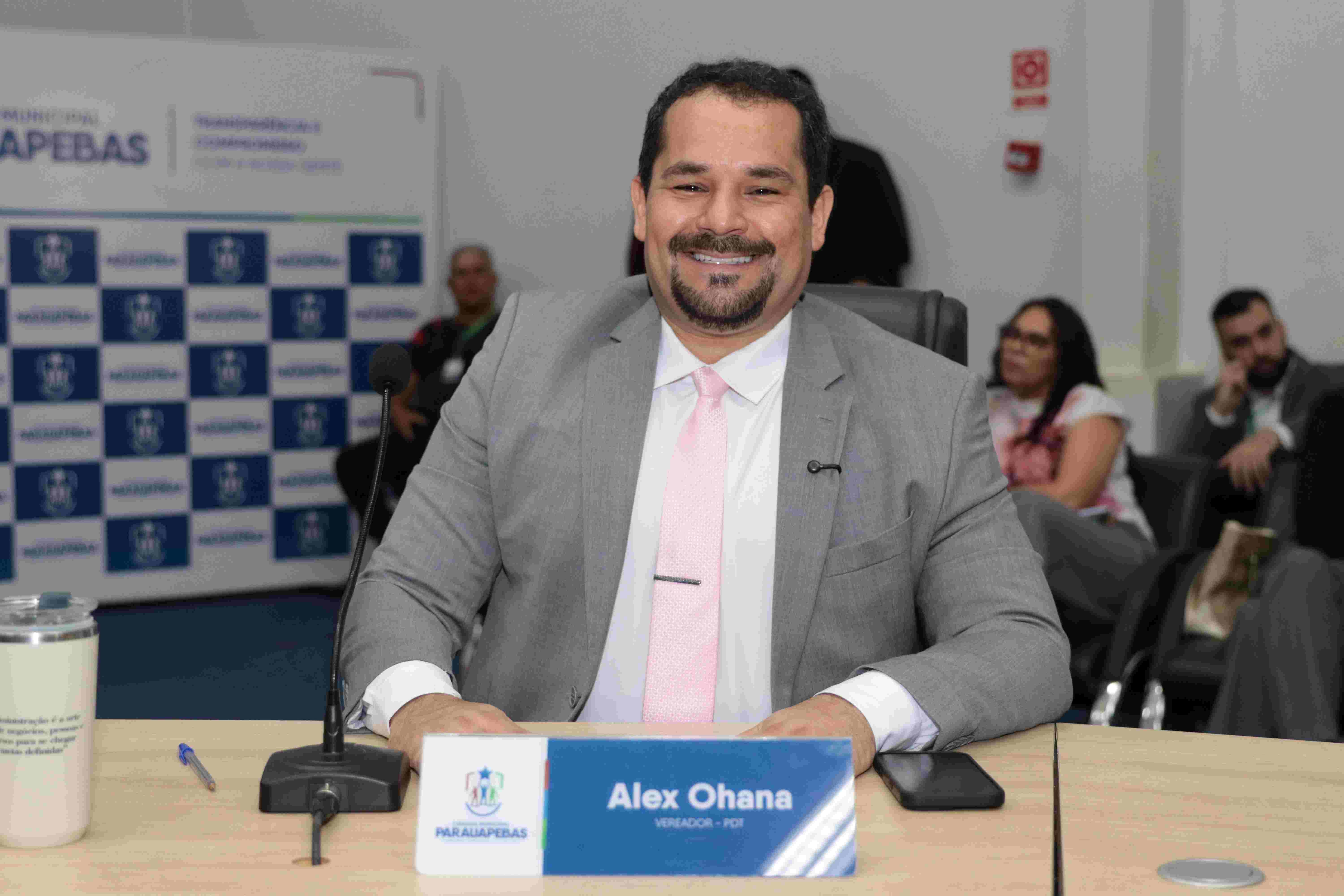 IAlex Ohana propõe criação de rota turística, realização de audiências públicas e cobra transparência do Poder Executivo