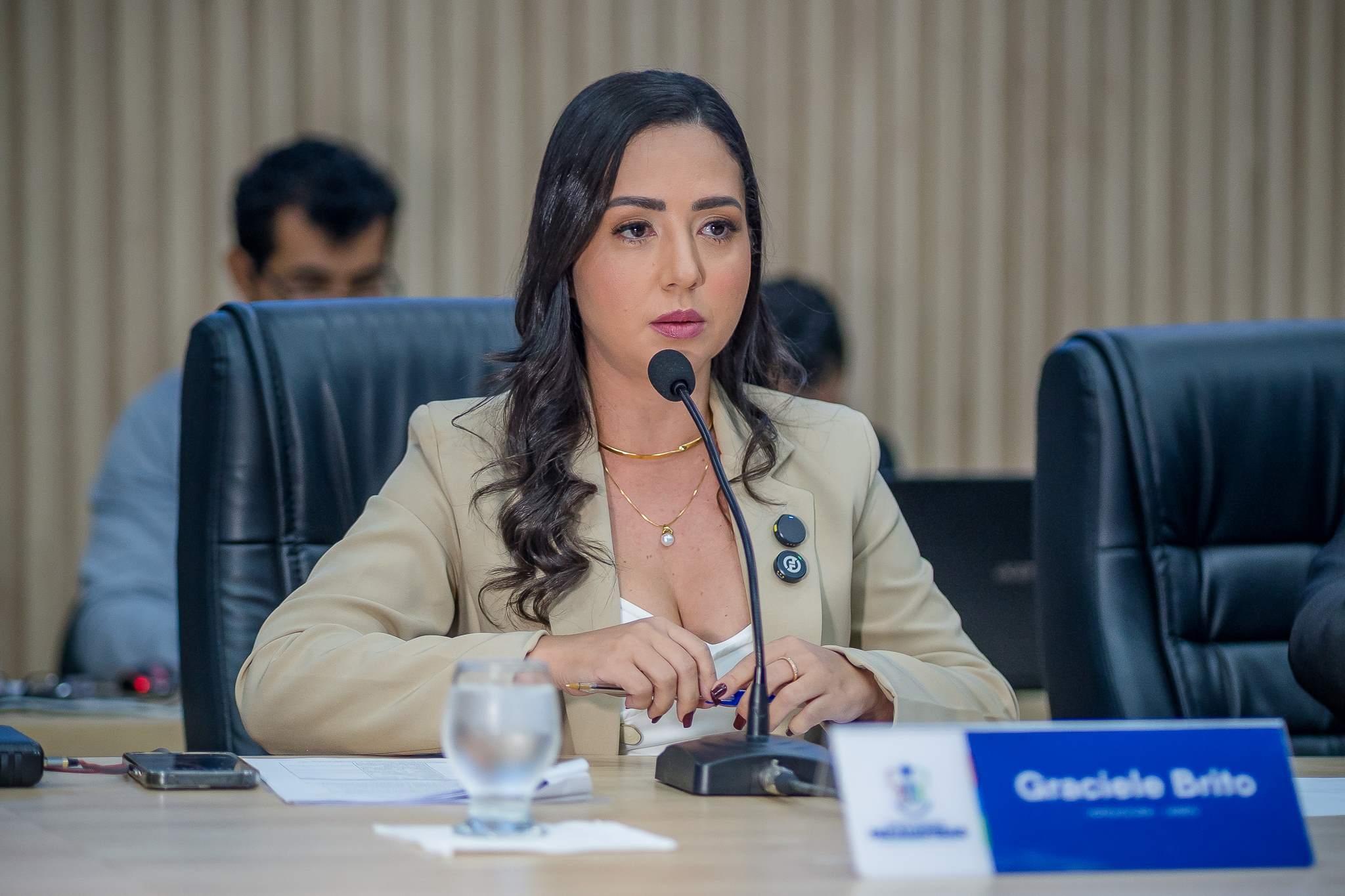 IGraciele Brito indica elaboração do Plano Municipal de Drenagem Urbana e pavimentação no Bairro Novo Brasil