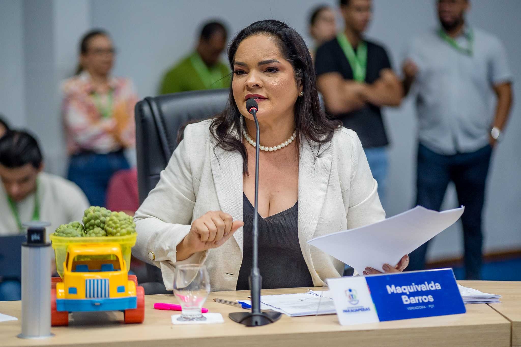 IMaquivalda Barros solicita inclusão de abafadores de ruídos em kit escolar para alunos autistas e cobra transparência em contratos da Saúde e da Cultura