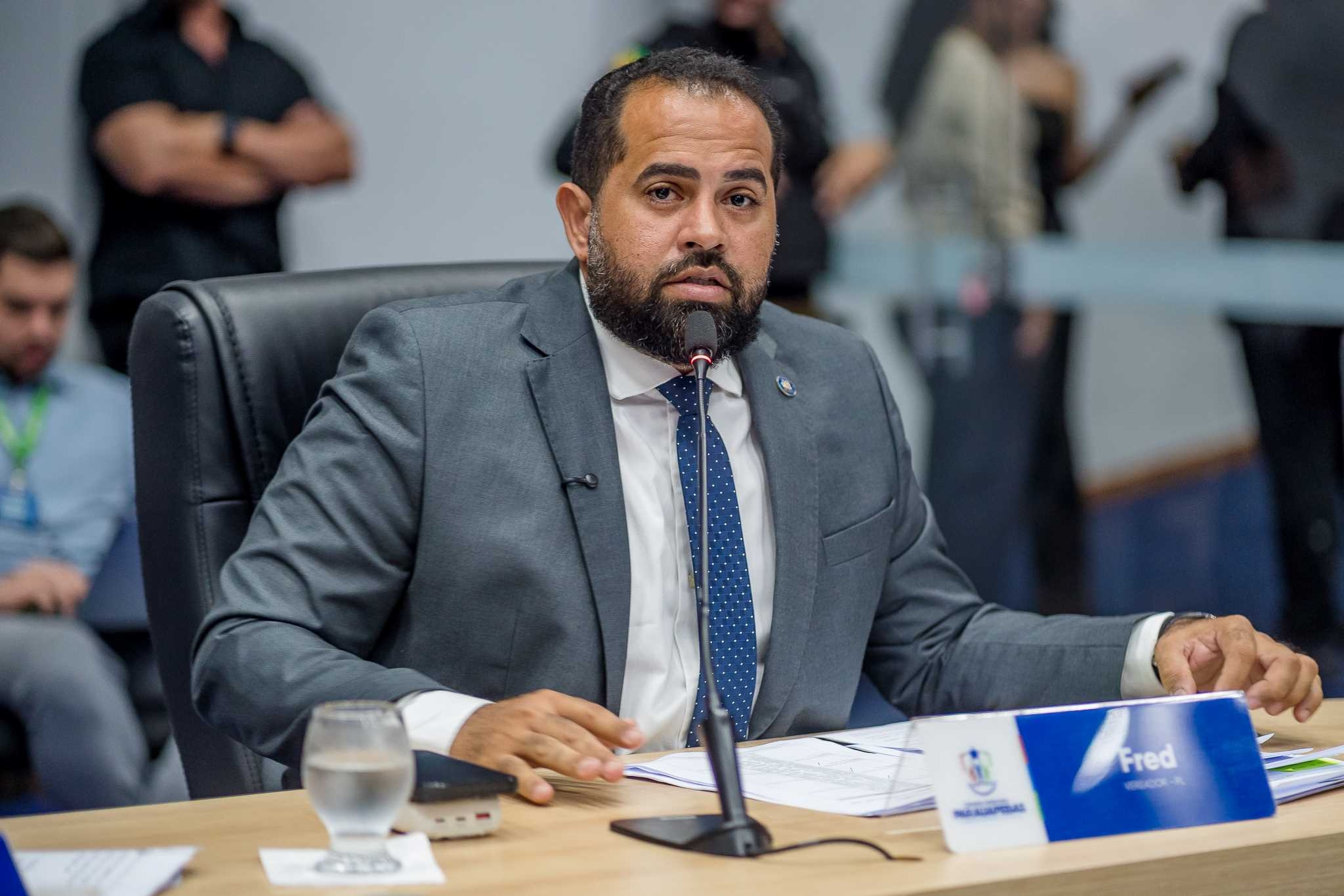 IFred Sanção cobra construção de escolas e exige explicações sobre segurança no transporte escolar em Parauapebas