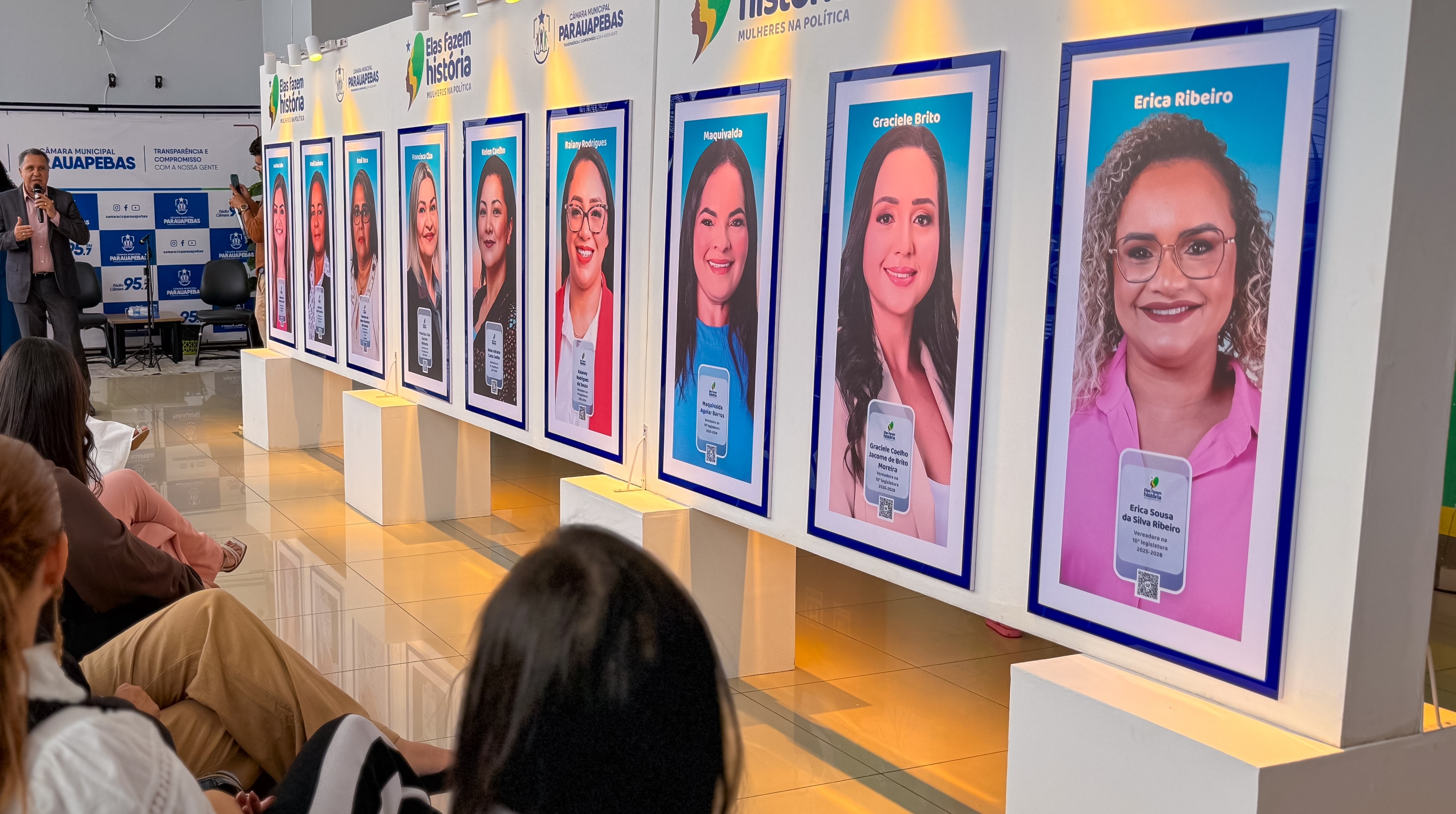 ICâmara abre oficialmente a exposição “Elas Fazem História: Mulheres na Política”